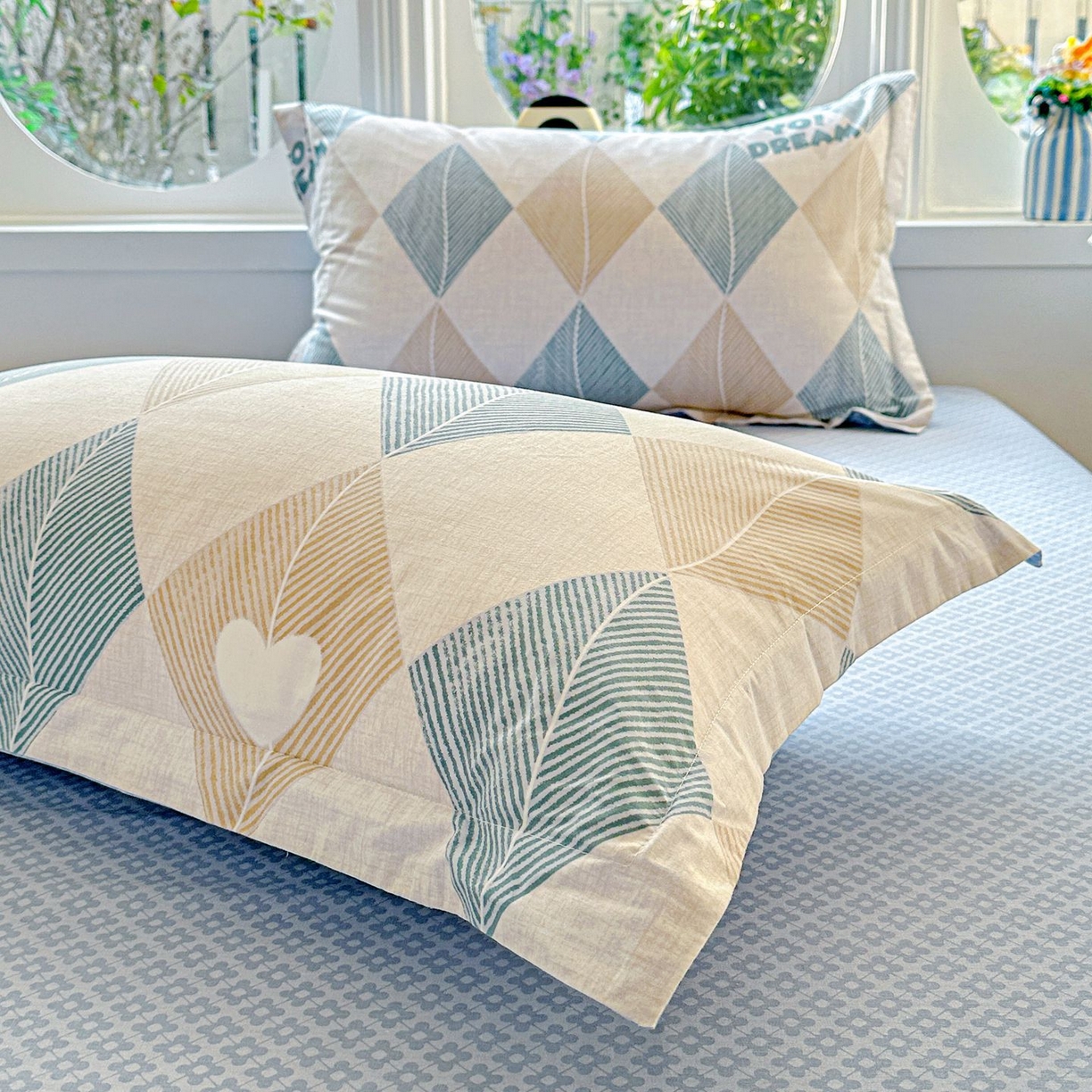 91家纺网 家纺一手货源 找家纺 恩泽家纺 2026新款13372ins全棉印花四件套单品系列-单枕套 菱形世界