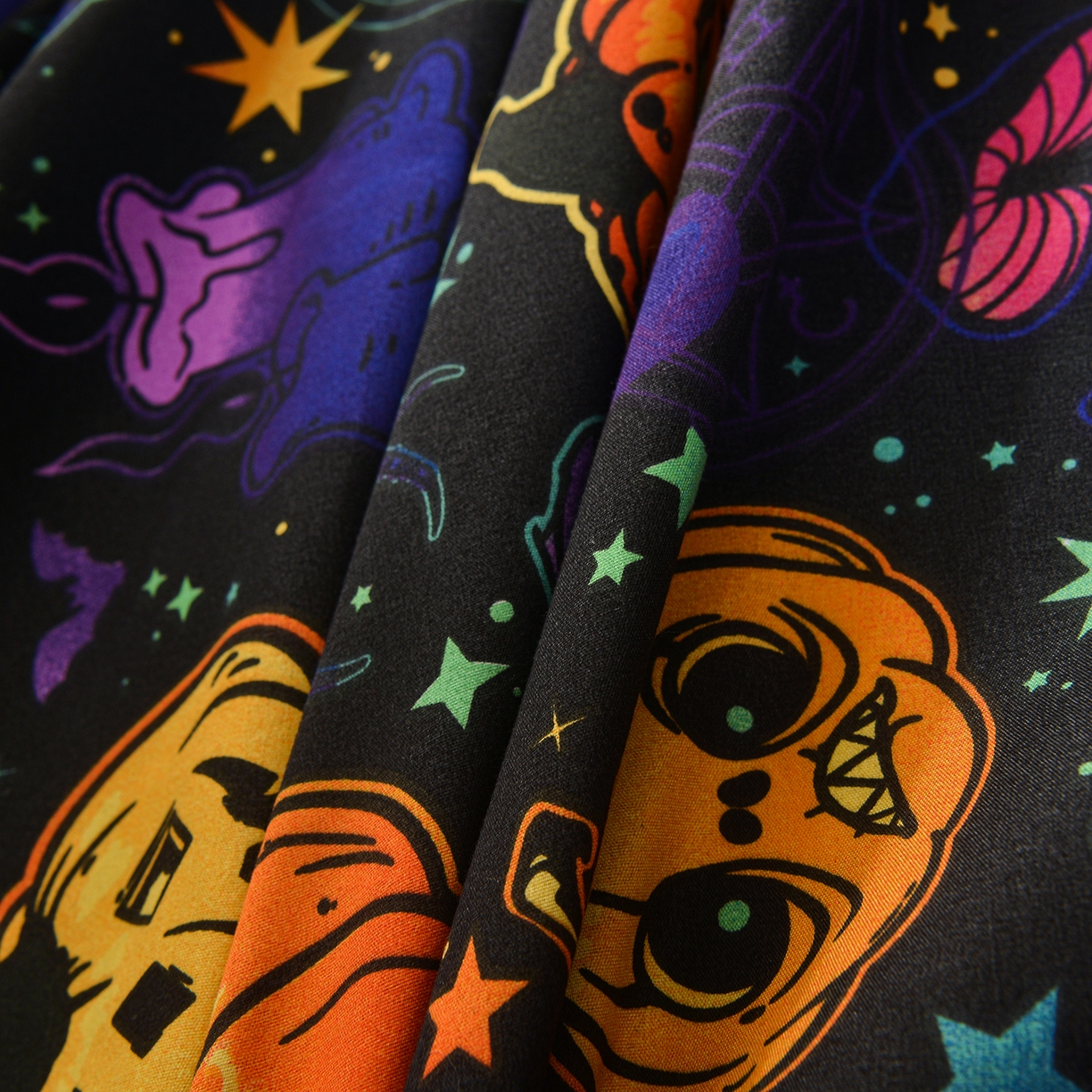 91家纺网 家纺一手货源 找家纺 柏钧家纺 2026新款万圣节元素85g芦荟棉外贸尺寸可定制单品床笠跨境直播床笠三件套 万圣节南瓜