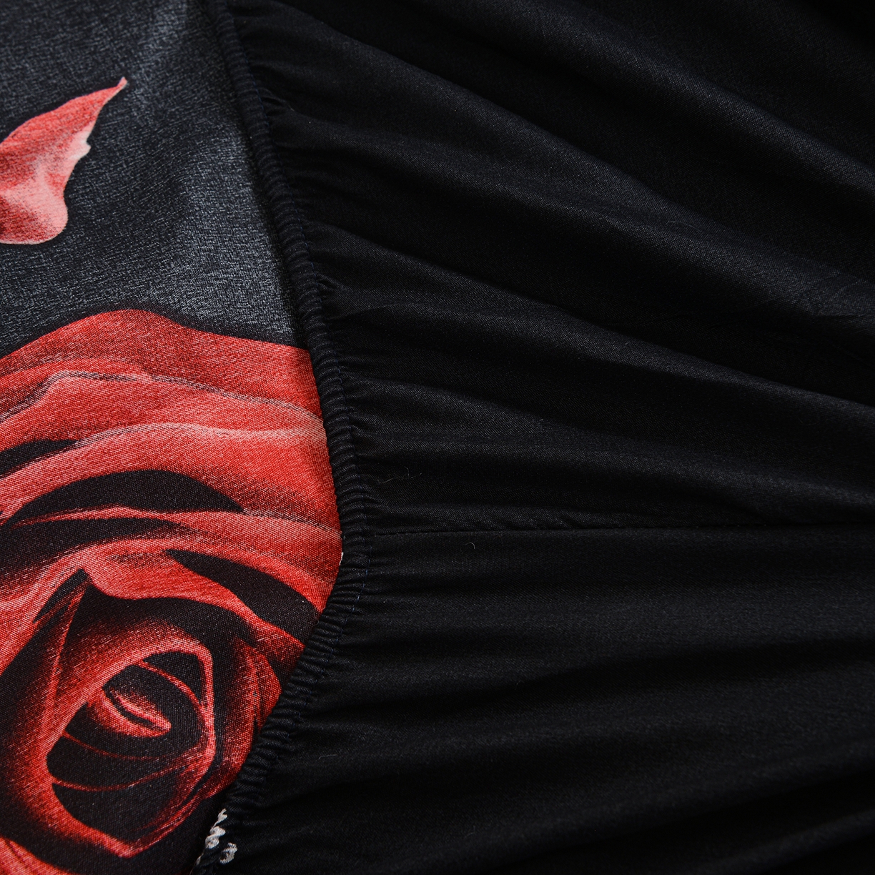 91家纺网 家纺一手货源 找家纺 柏钧家纺 2026新款万圣节元素85g芦荟棉外贸尺寸可定制单品床笠跨境直播床笠三件套 黑花