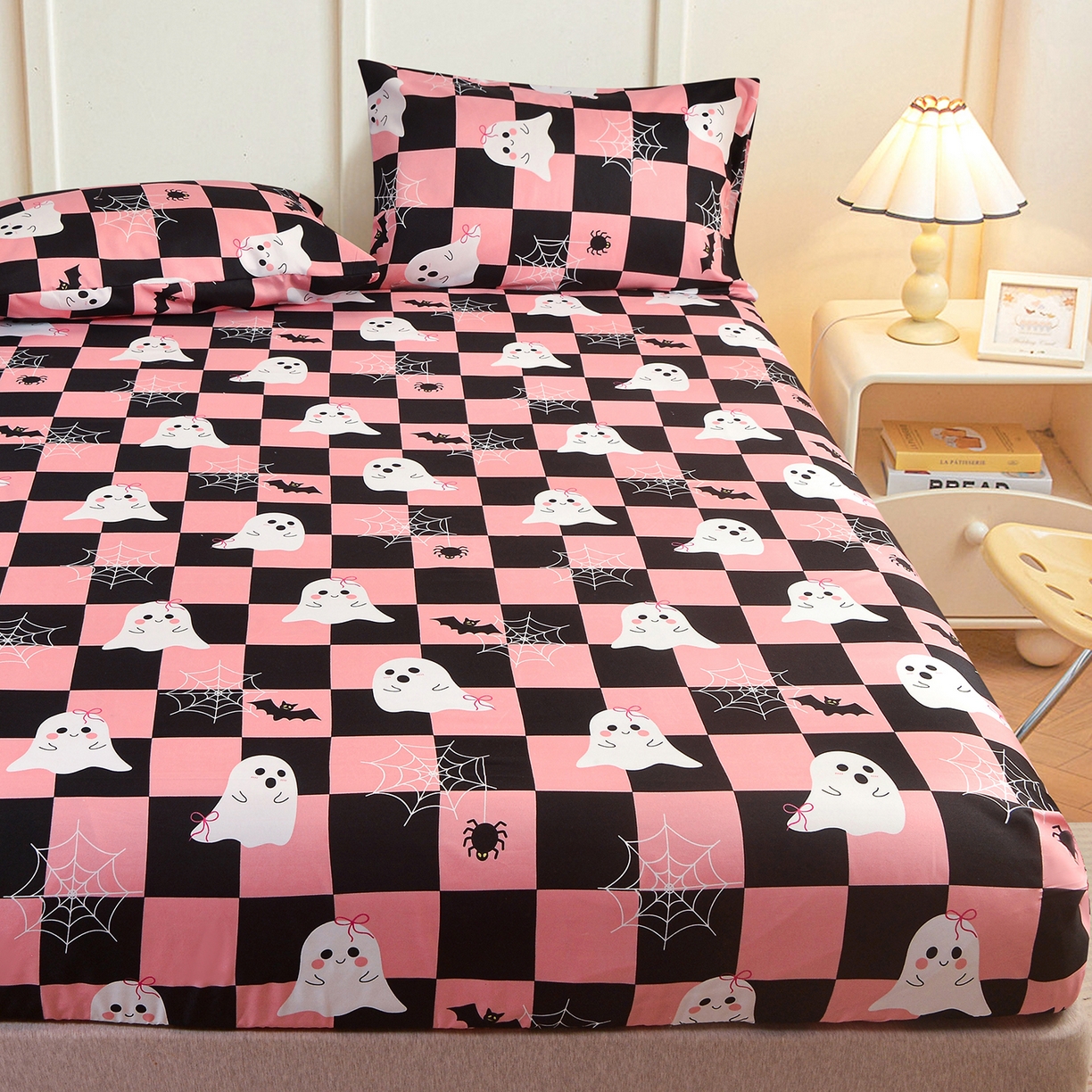 91家纺网 家纺一手货源 找家纺 柏钧家纺 2026新款万圣节元素85g芦荟棉外贸尺寸可定制单品床笠跨境直播床笠三件套 万圣节幽灵