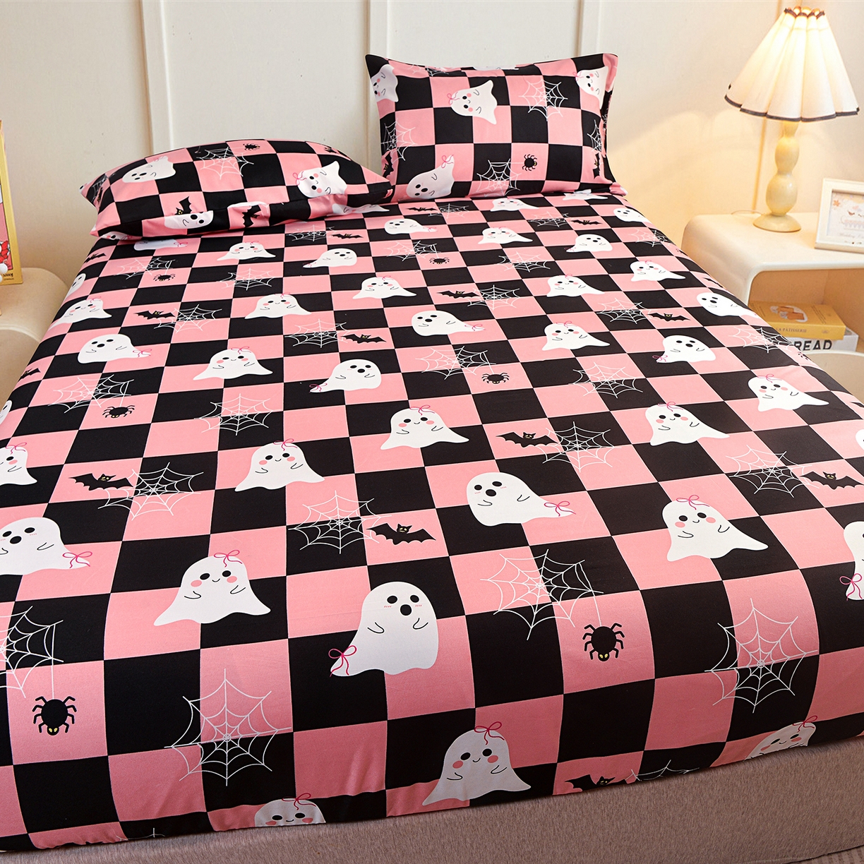 91家纺网 家纺一手货源 找家纺 柏钧家纺 2026新款万圣节元素85g芦荟棉外贸尺寸可定制单品床笠跨境直播床笠三件套 万圣节幽灵