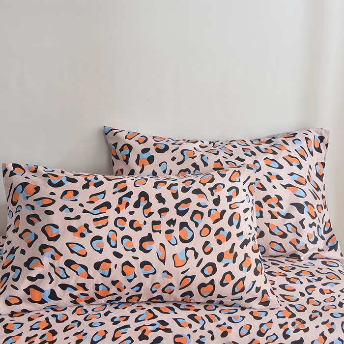 91家纺网 家纺一手货源 找家纺 柏钧家纺 2026豹纹田园风外贸跨境电商热销款印花套件系列--单品被套被套单件 粉红豹