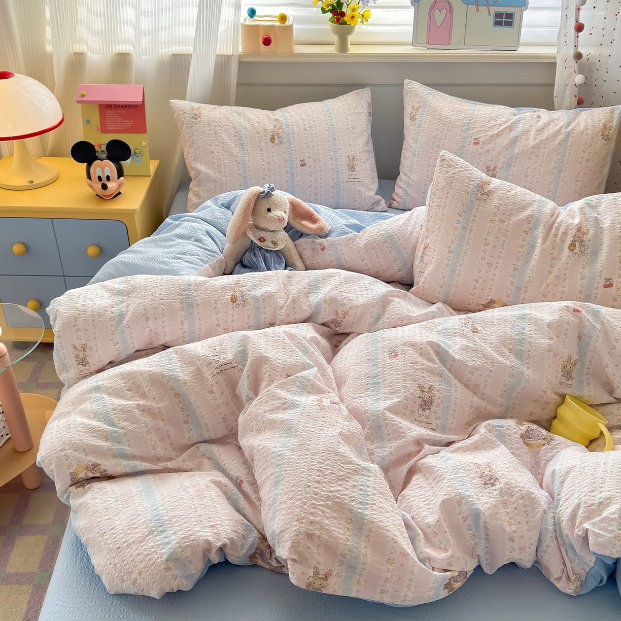 91家纺网 家纺一手货源 找家纺 （总）优承佳生活馆 2026新款卡通小清新风格高克重超柔软糯泡芙双层纱面料三件套四件套单被套系列 （提供买家秀）