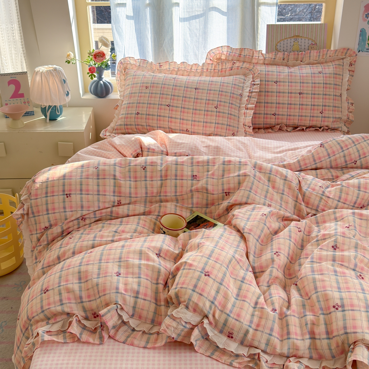 91家纺网 家纺一手货源 找家纺 乐童家纺 2026新款纯棉双层花边小清新系列四件套 樱桃窗台
