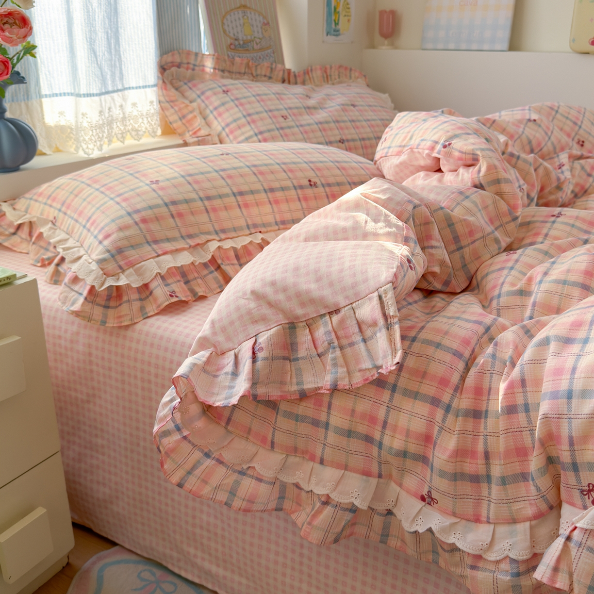 91家纺网 家纺一手货源 找家纺 乐童家纺 2026新款纯棉双层花边小清新系列四件套 樱桃窗台