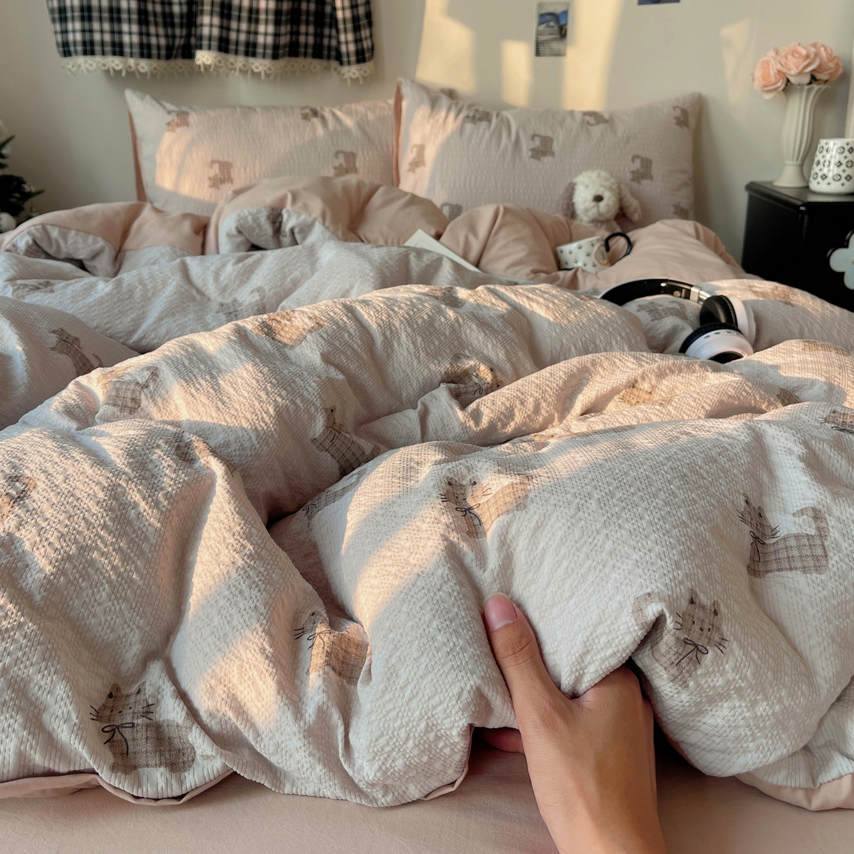 91家纺网 家纺一手货源 找家纺 沐芷 2026 高克重110g泡芙棉四件套A类床上用品被套宿舍床单三件套【提供买家秀】 领结小猫