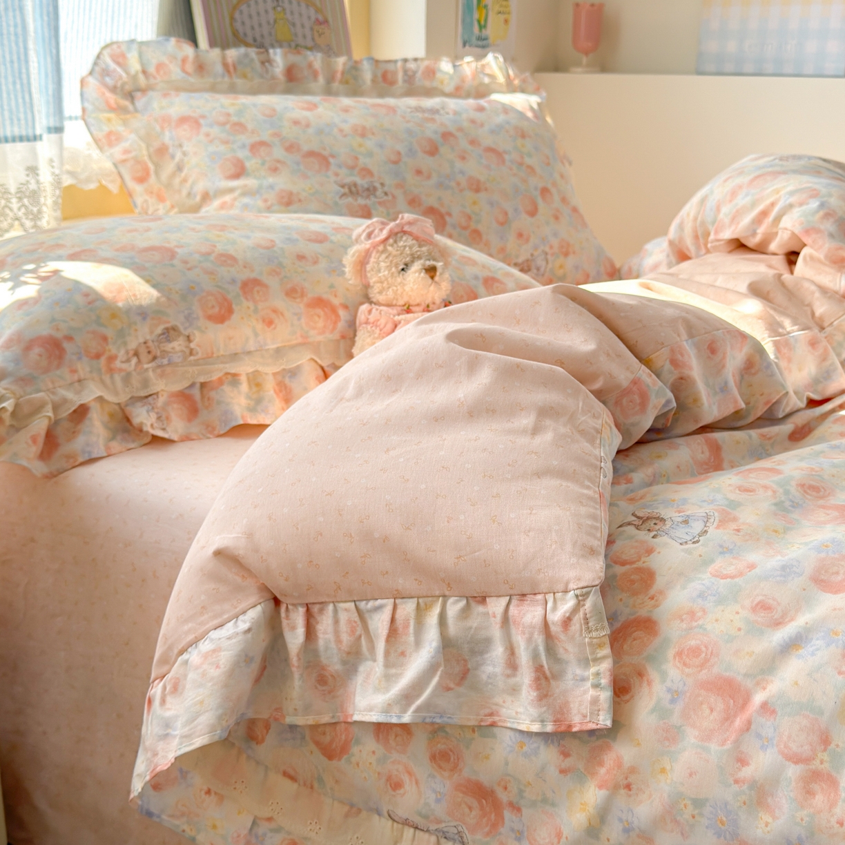 91家纺网 家纺一手货源 找家纺 乐童家纺 2026新款纯棉双层花边小清新系列四件套 玫瑰童话兔