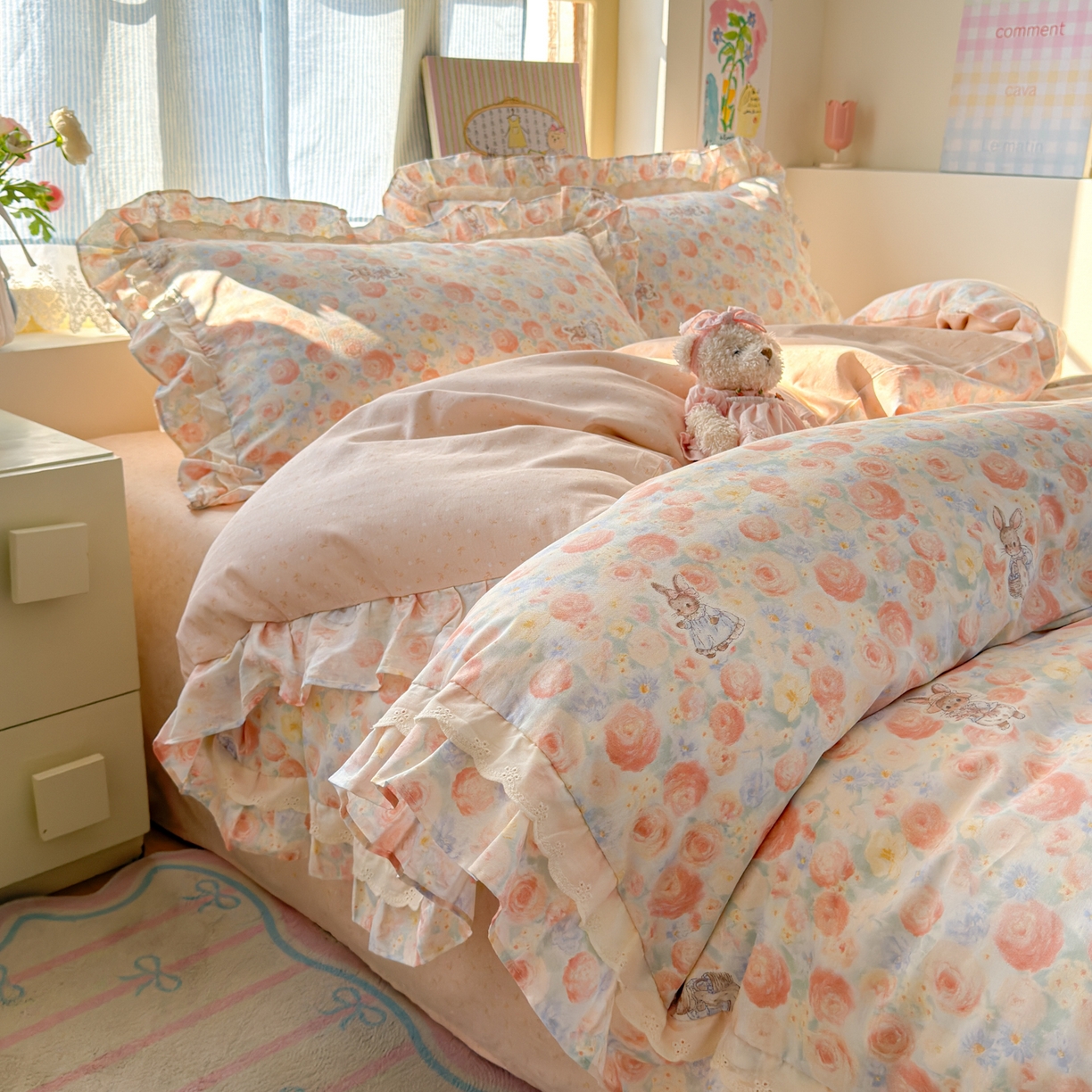 91家纺网 家纺一手货源 找家纺 乐童家纺 2026新款纯棉双层花边小清新系列四件套 玫瑰童话兔
