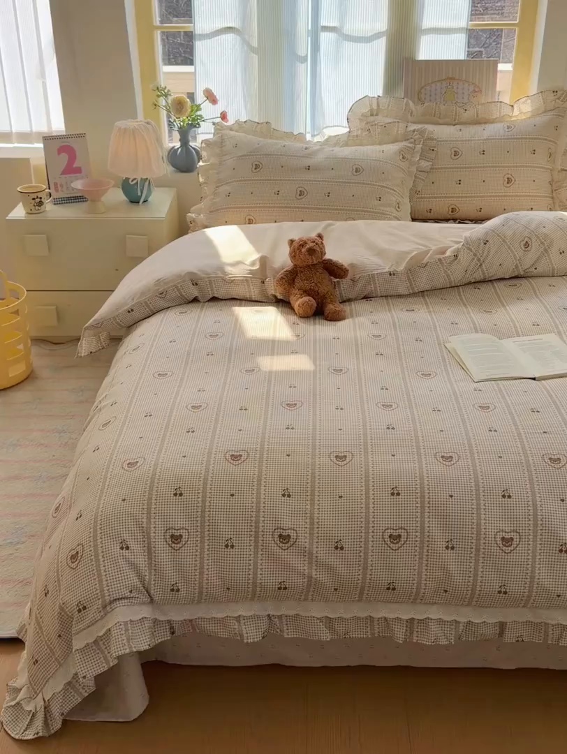91家纺网 家纺一手货源 找家纺 乐童家纺 2026新款纯棉双层花边小清新系列四件套 熊熊相册