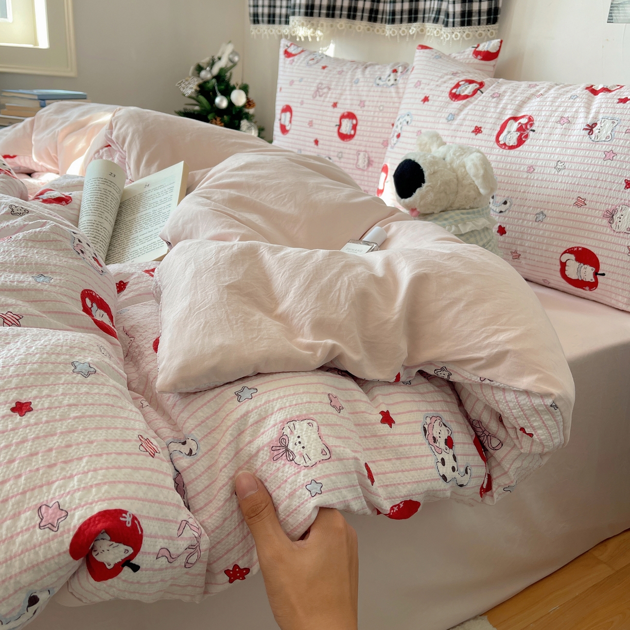 91家纺网 家纺一手货源 找家纺 沐芷 2026 高克重110g泡芙棉四件套A类床上用品被套宿舍床单三件套【提供买家秀】 苹果猫