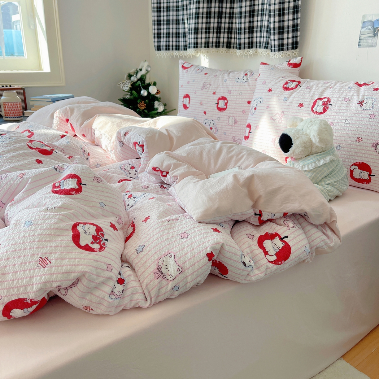 91家纺网 家纺一手货源 找家纺 沐芷 2026 高克重110g泡芙棉四件套A类床上用品被套宿舍床单三件套【提供买家秀】 苹果猫