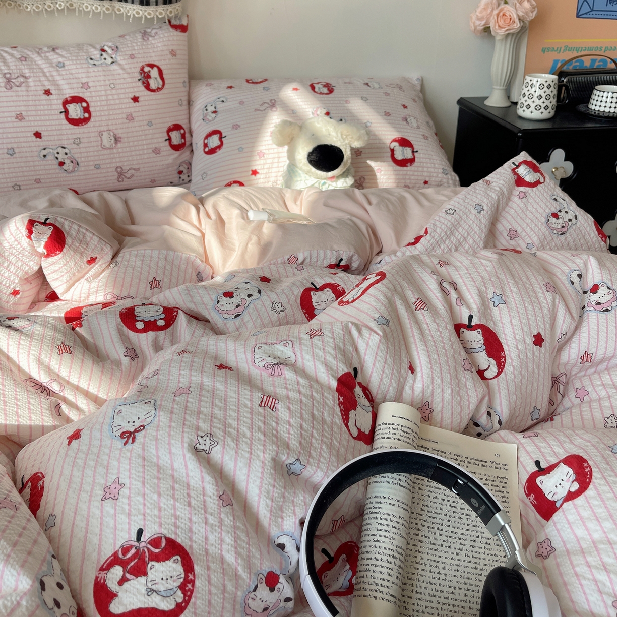 91家纺网 家纺一手货源 找家纺 沐芷 2026 高克重110g泡芙棉四件套A类床上用品被套宿舍床单三件套【提供买家秀】 苹果猫