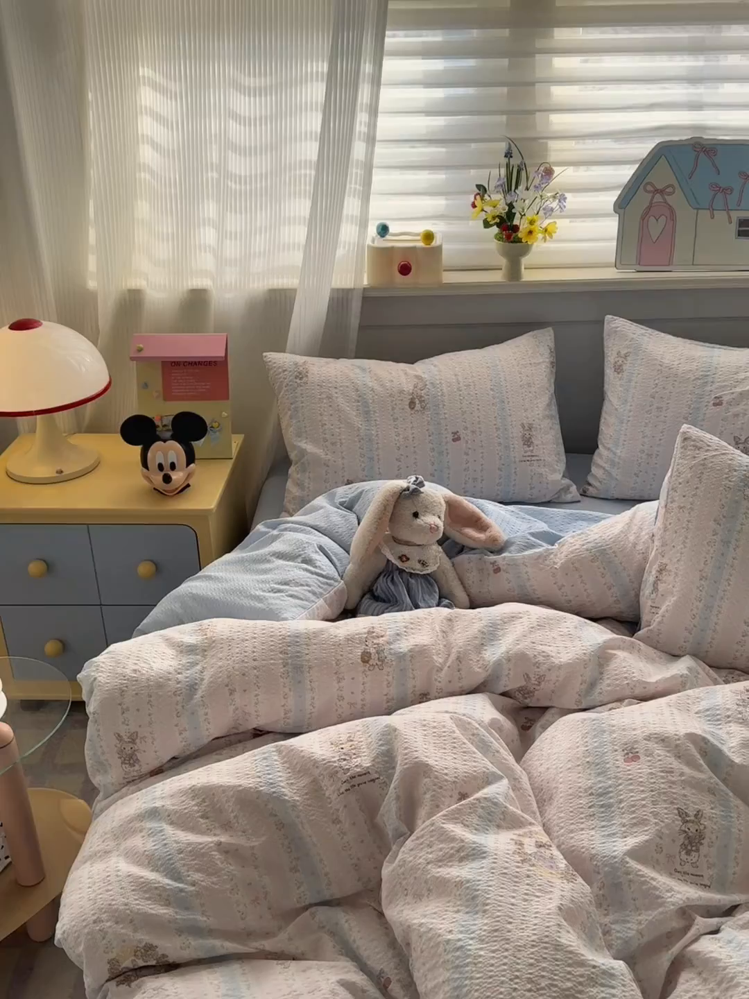 91家纺网 家纺一手货源 找家纺 优承佳生活馆 2026新款卡通小清新风格高克重超柔软糯泡芙双层纱面料三件套四件套单被套系列 （提供买家秀） 芭比兔