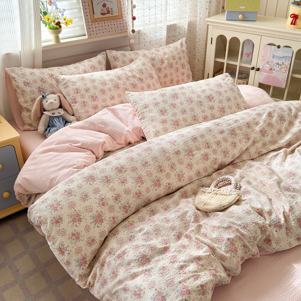 91家纺网 家纺一手货源 找家纺 优承佳生活馆 2026新款卡通小清新风格高克重超柔软糯泡芙双层纱面料三件套四件套单被套系列 （提供买家秀） 满满