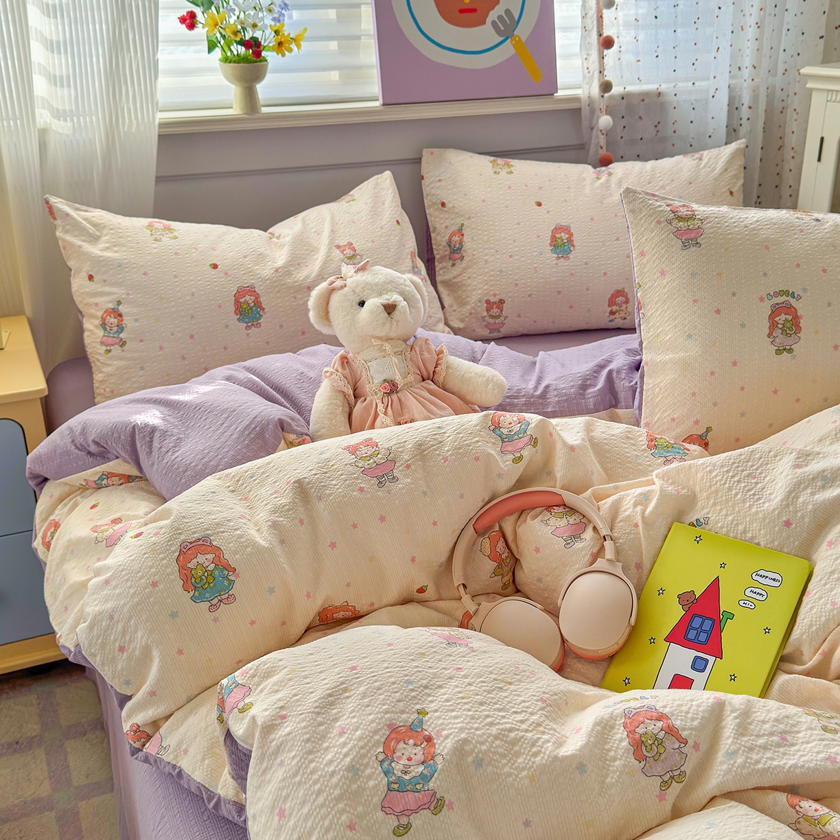 91家纺网 家纺一手货源 找家纺 优承佳生活馆 2026新款卡通小清新风格高克重超柔软糯泡芙双层纱面料三件套四件套单被套系列 （提供买家秀） 女孩日常