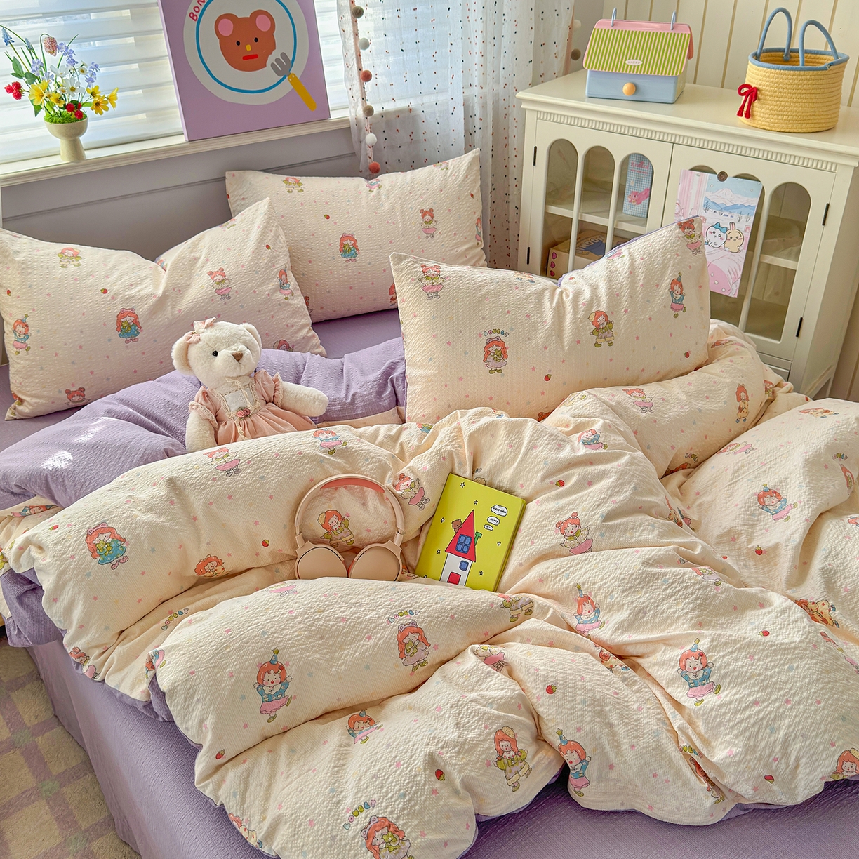 91家纺网 家纺一手货源 找家纺 优承佳生活馆 2026新款卡通小清新风格高克重超柔软糯泡芙双层纱面料三件套四件套单被套系列 （提供买家秀） 女孩日常