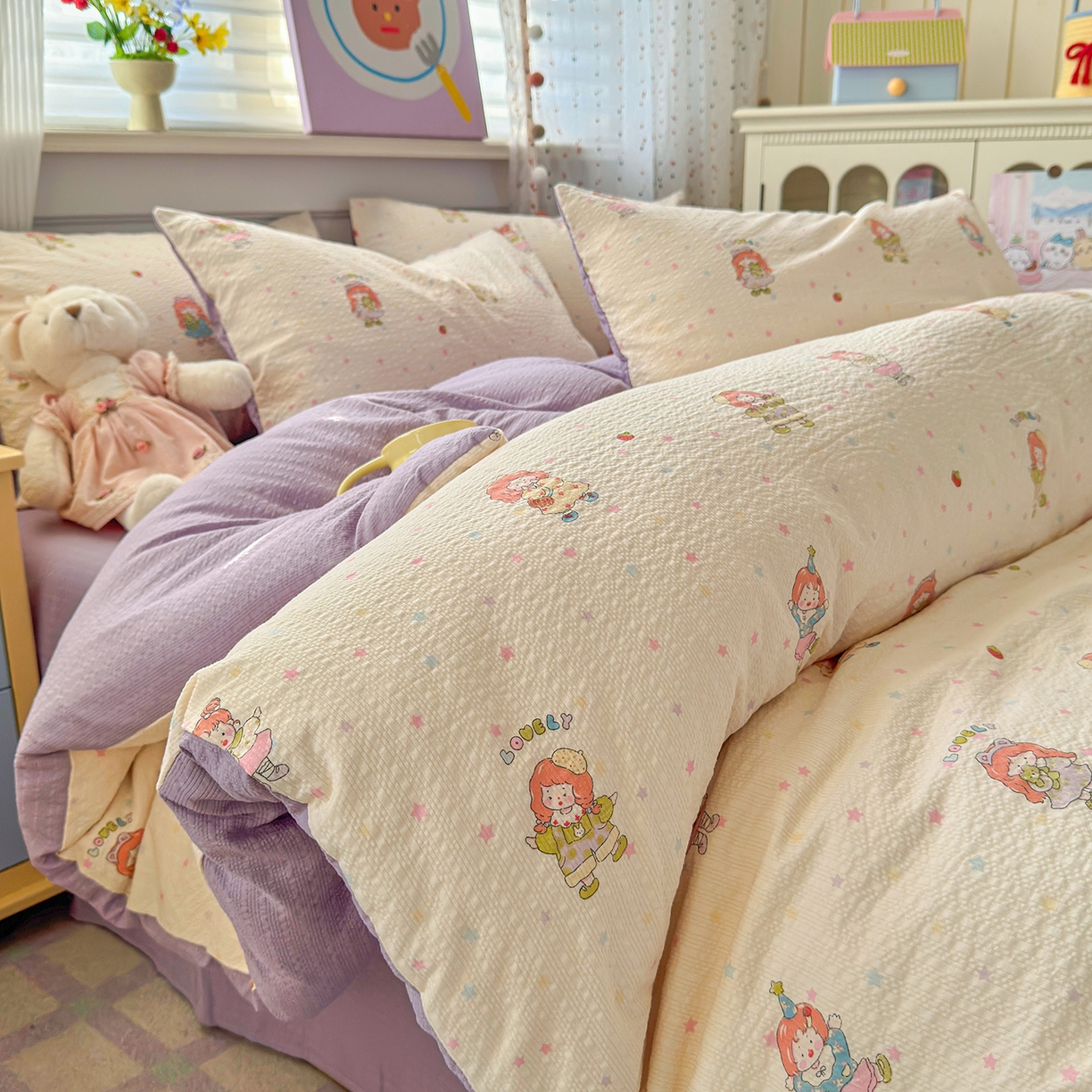 91家纺网 家纺一手货源 找家纺 优承佳生活馆 2026新款卡通小清新风格高克重超柔软糯泡芙双层纱面料三件套四件套单被套系列 （提供买家秀） 女孩日常