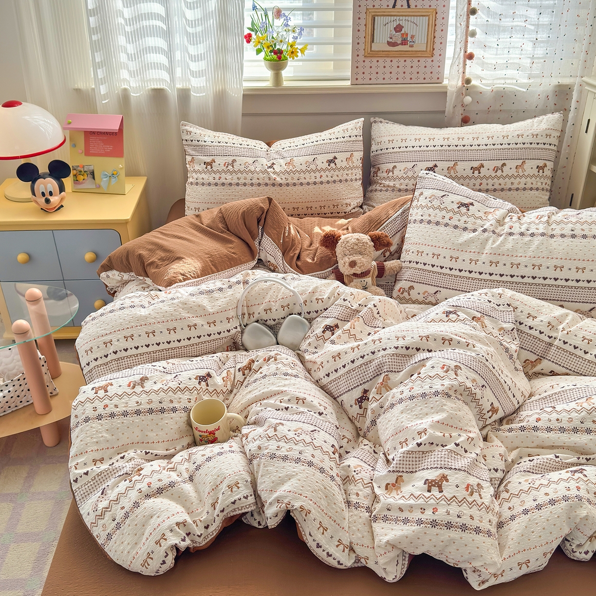 91家纺网 家纺一手货源 找家纺 优承佳生活馆 2026新款卡通小清新风格高克重超柔软糯泡芙双层纱面料三件套四件套单被套系列 （提供买家秀） 千禧马