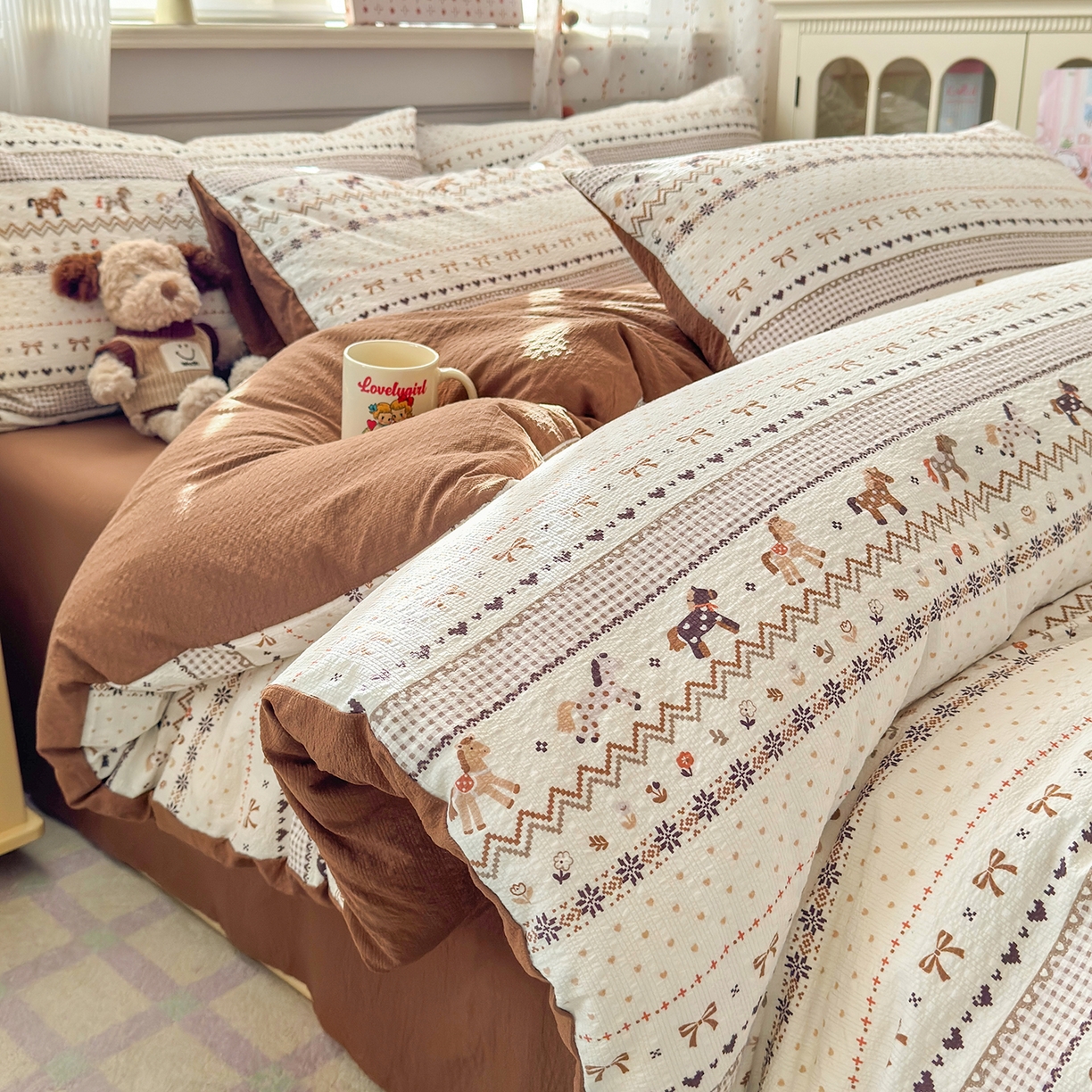 91家纺网 家纺一手货源 找家纺 优承佳生活馆 2026新款卡通小清新风格高克重超柔软糯泡芙双层纱面料三件套四件套单被套系列 （提供买家秀） 千禧马