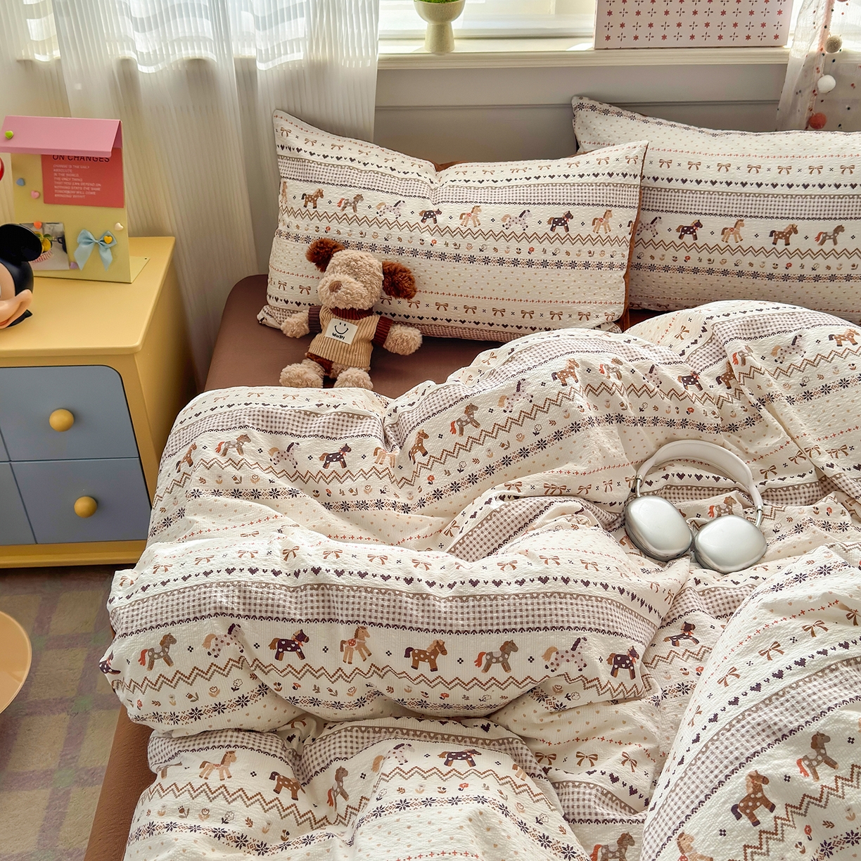 91家纺网 家纺一手货源 找家纺 优承佳生活馆 2026新款卡通小清新风格高克重超柔软糯泡芙双层纱面料三件套四件套单被套系列 （提供买家秀） 千禧马