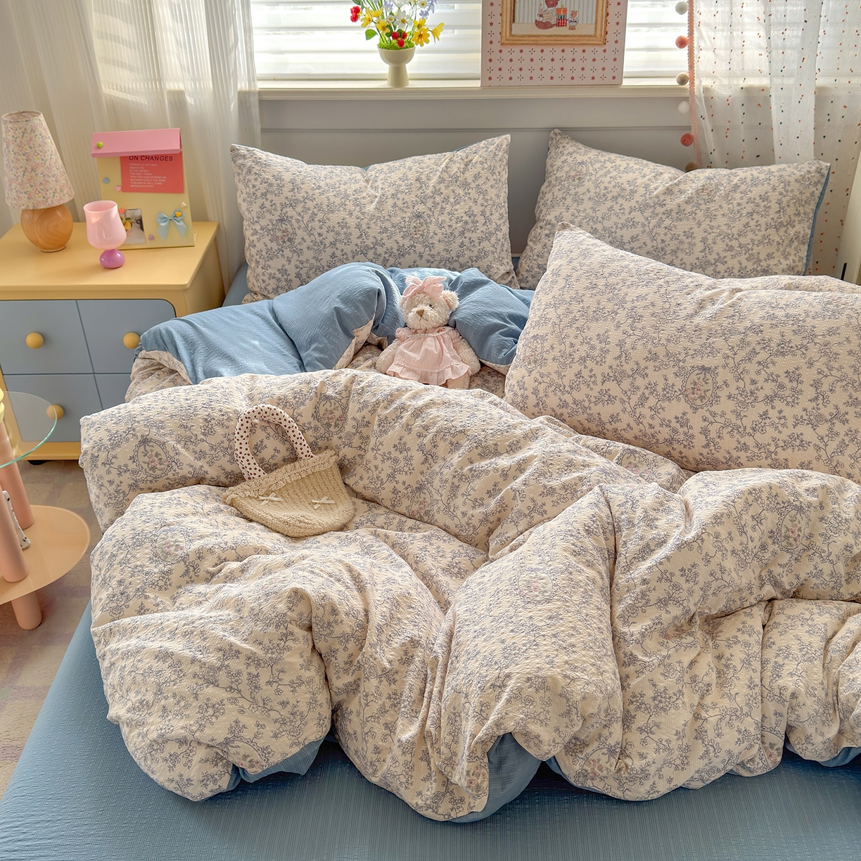 91家纺网 家纺一手货源 找家纺 优承佳生活馆 2026新款卡通小清新风格高克重超柔软糯泡芙双层纱面料三件套四件套单被套系列 （提供买家秀） 浅陌