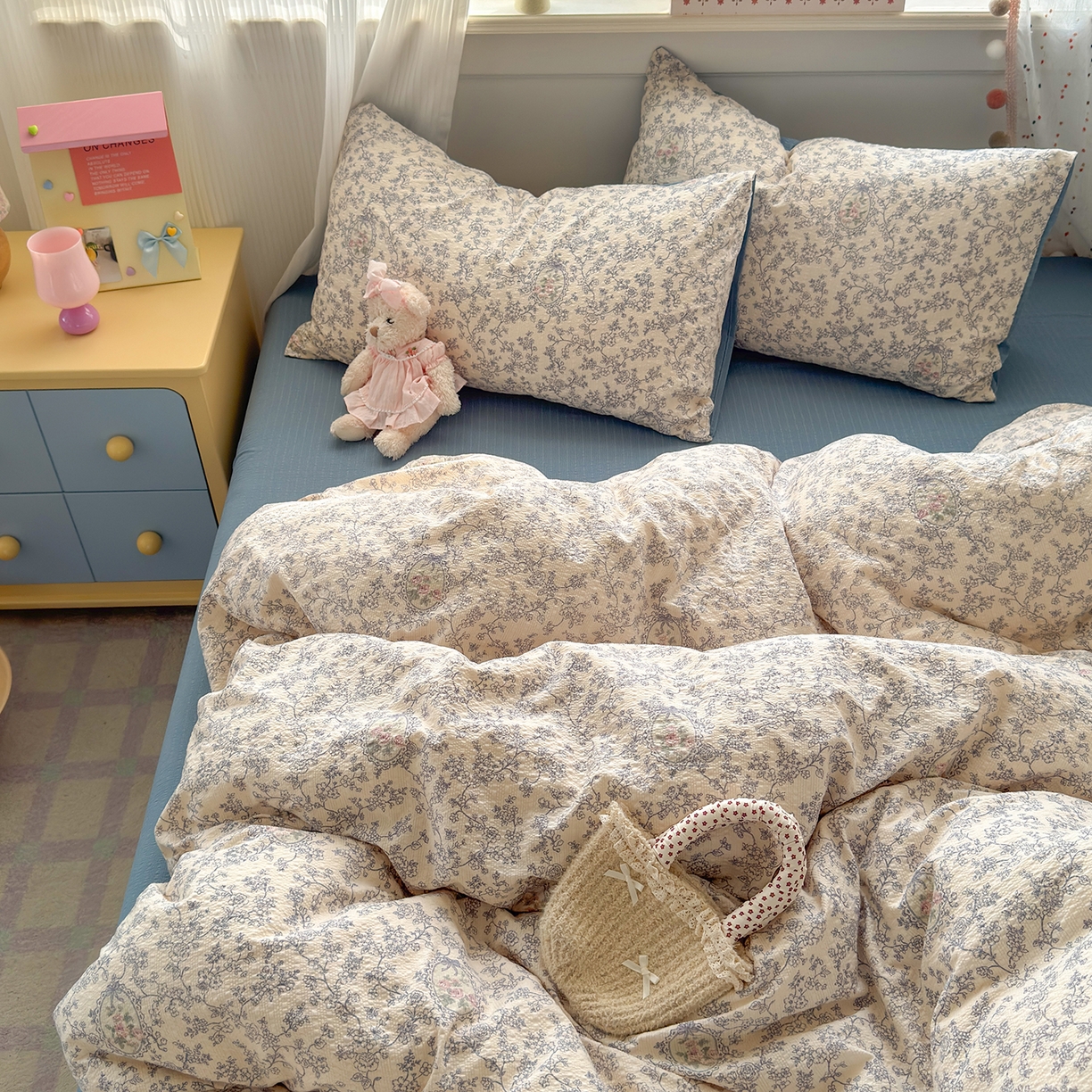 91家纺网 家纺一手货源 找家纺 优承佳生活馆 2026新款卡通小清新风格高克重超柔软糯泡芙双层纱面料三件套四件套单被套系列 （提供买家秀） 浅陌