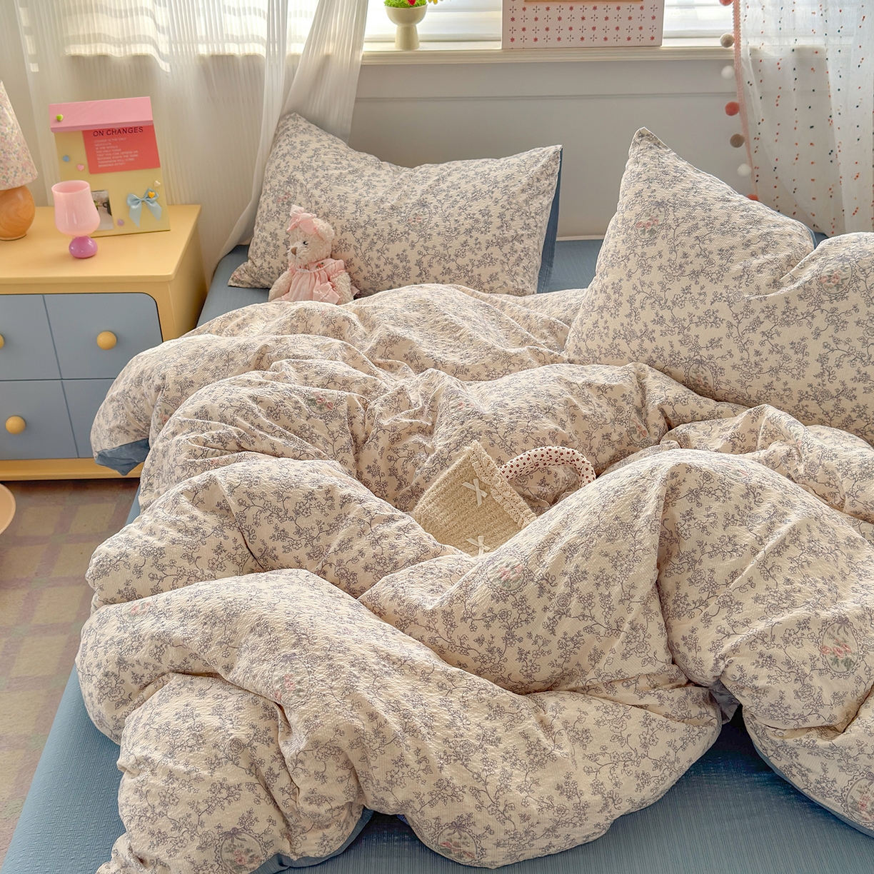 91家纺网 家纺一手货源 找家纺 优承佳生活馆 2026新款卡通小清新风格高克重超柔软糯泡芙双层纱面料三件套四件套单被套系列 （提供买家秀） 浅陌