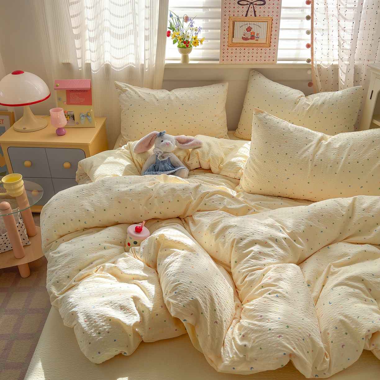 91家纺网 家纺一手货源 找家纺 优承佳生活馆 2026新款卡通小清新风格高克重超柔软糯泡芙双层纱面料三件套四件套单被套系列 （提供买家秀） 童趣星空