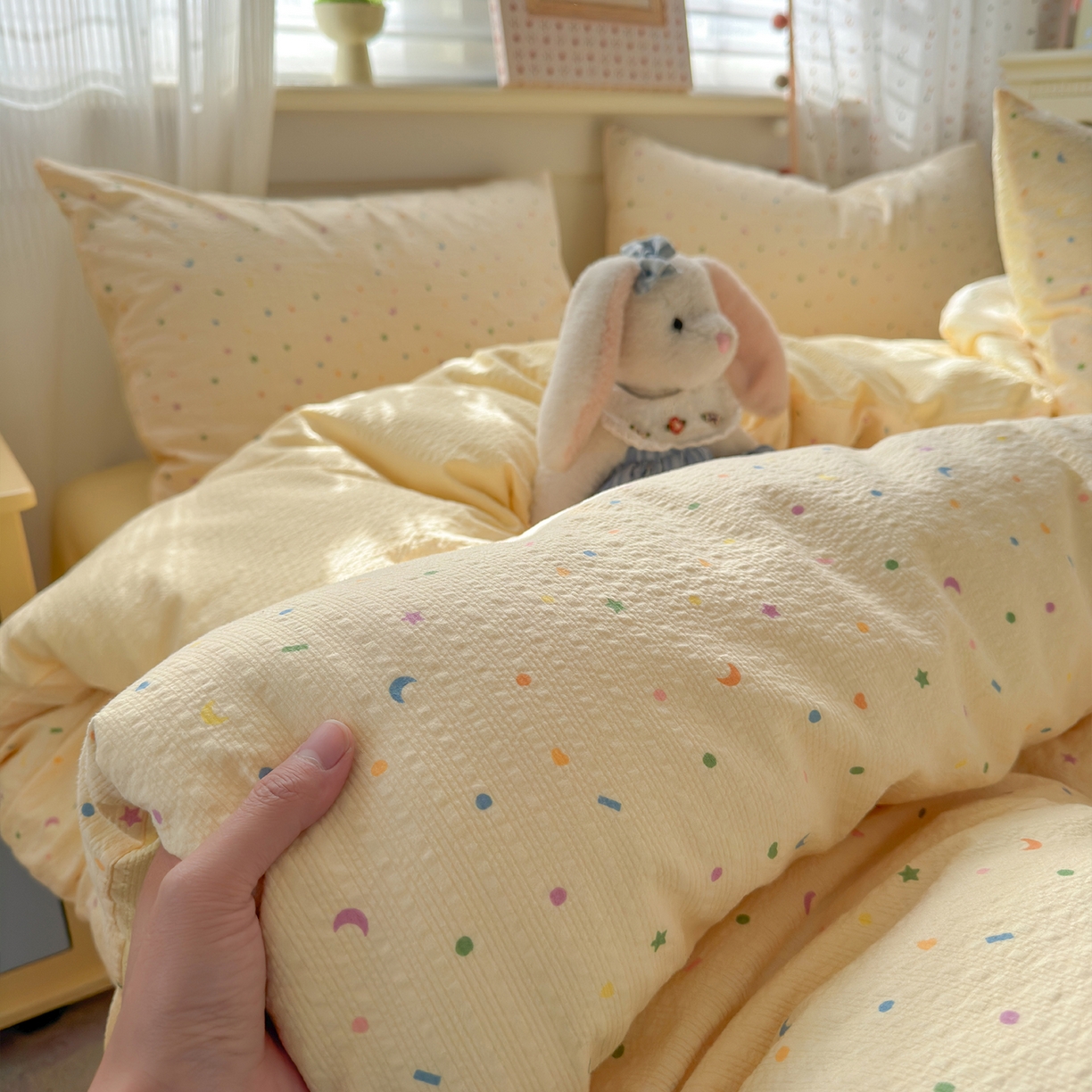 91家纺网 家纺一手货源 找家纺 优承佳生活馆 2026新款卡通小清新风格高克重超柔软糯泡芙双层纱面料三件套四件套单被套系列 （提供买家秀） 童趣星空