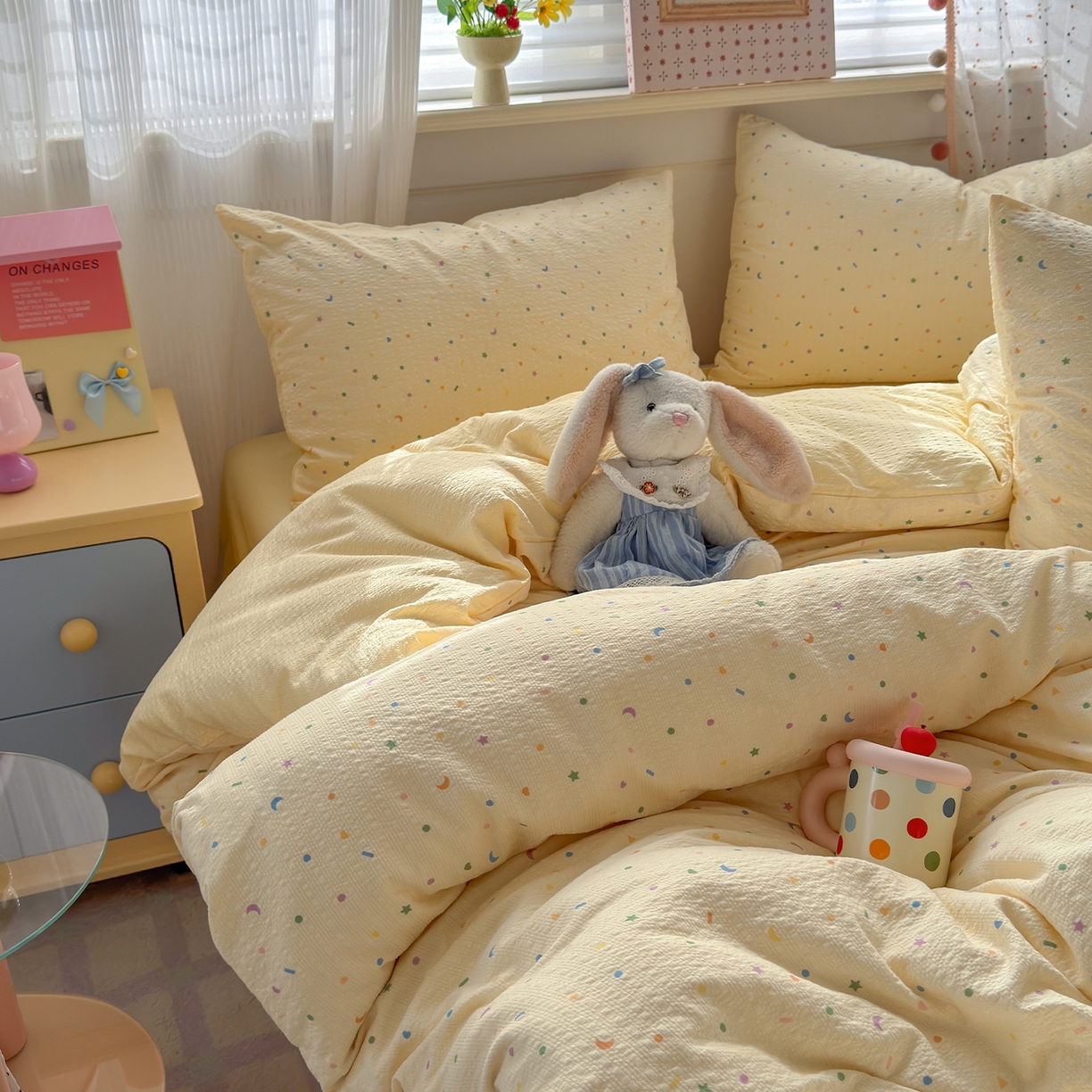 91家纺网 家纺一手货源 找家纺 优承佳生活馆 2026新款卡通小清新风格高克重超柔软糯泡芙双层纱面料三件套四件套单被套系列 （提供买家秀） 童趣星空