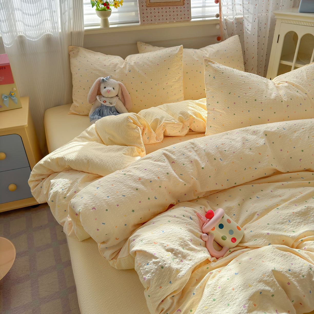 91家纺网 家纺一手货源 找家纺 优承佳生活馆 2026新款卡通小清新风格高克重超柔软糯泡芙双层纱面料三件套四件套单被套系列 （提供买家秀） 童趣星空