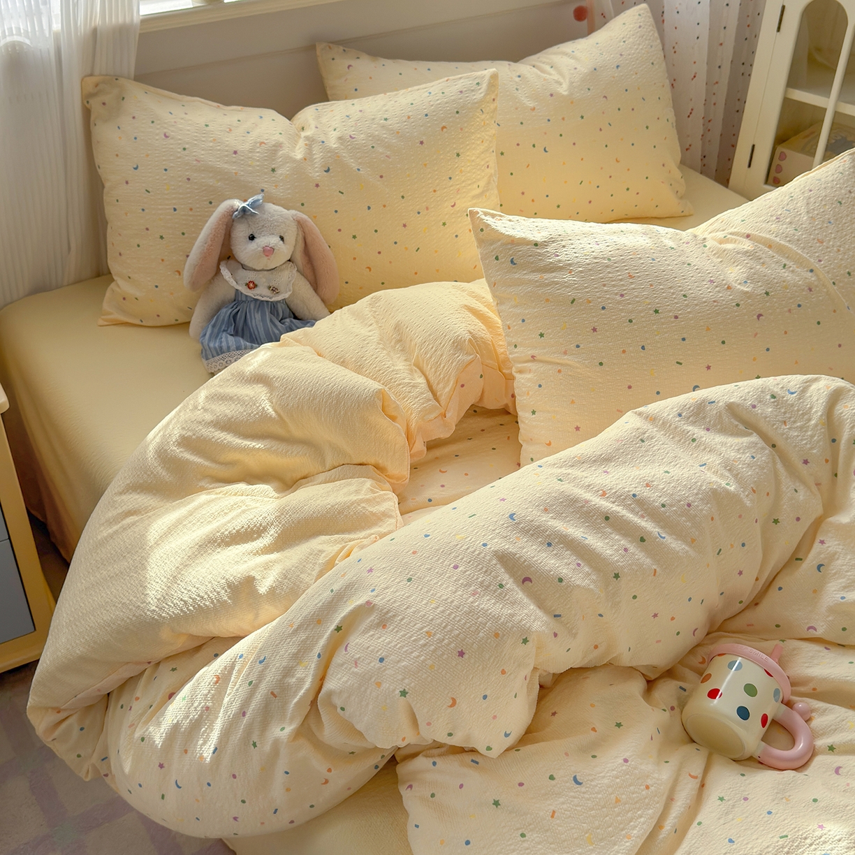 91家纺网 家纺一手货源 找家纺 优承佳生活馆 2026新款卡通小清新风格高克重超柔软糯泡芙双层纱面料三件套四件套单被套系列 （提供买家秀） 童趣星空