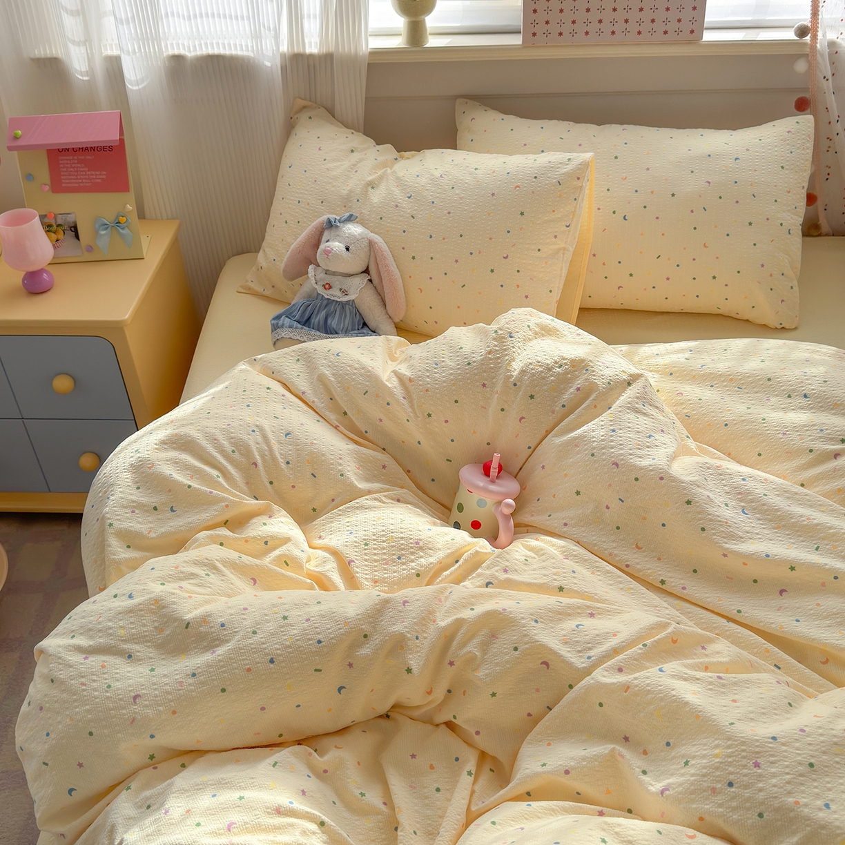 91家纺网 家纺一手货源 找家纺 优承佳生活馆 2026新款卡通小清新风格高克重超柔软糯泡芙双层纱面料三件套四件套单被套系列 （提供买家秀） 童趣星空