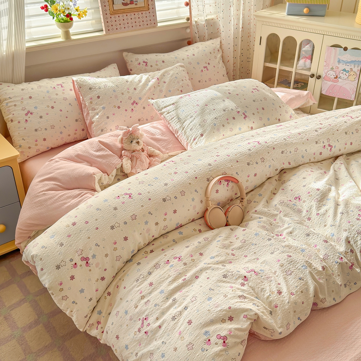 91家纺网 家纺一手货源 找家纺 优承佳生活馆 2026新款卡通小清新风格高克重超柔软糯泡芙双层纱面料三件套四件套单被套系列 （提供买家秀） 星星kt