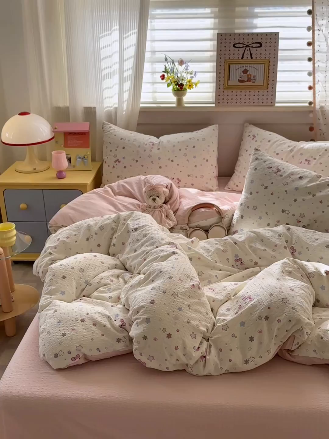 91家纺网 家纺一手货源 找家纺 优承佳生活馆 2026新款卡通小清新风格高克重超柔软糯泡芙双层纱面料三件套四件套单被套系列 （提供买家秀） 星星kt