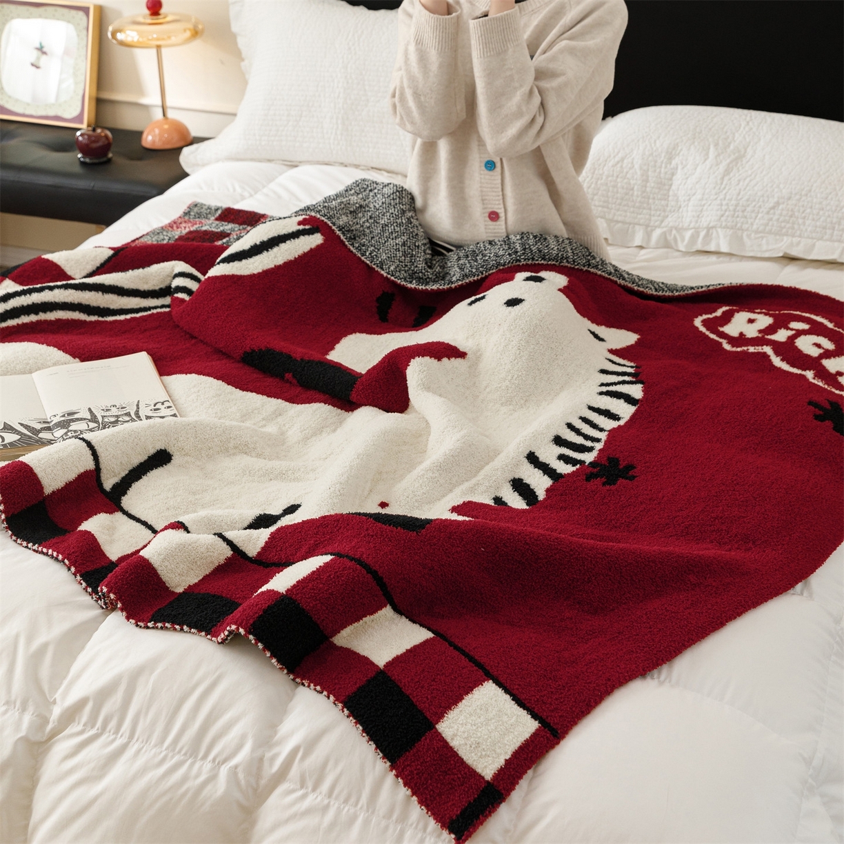 91家纺网 家纺一手货源 找家纺 瑞米家居 2026新款多功能半边绒盖毯毛毯毯子 rich horse白