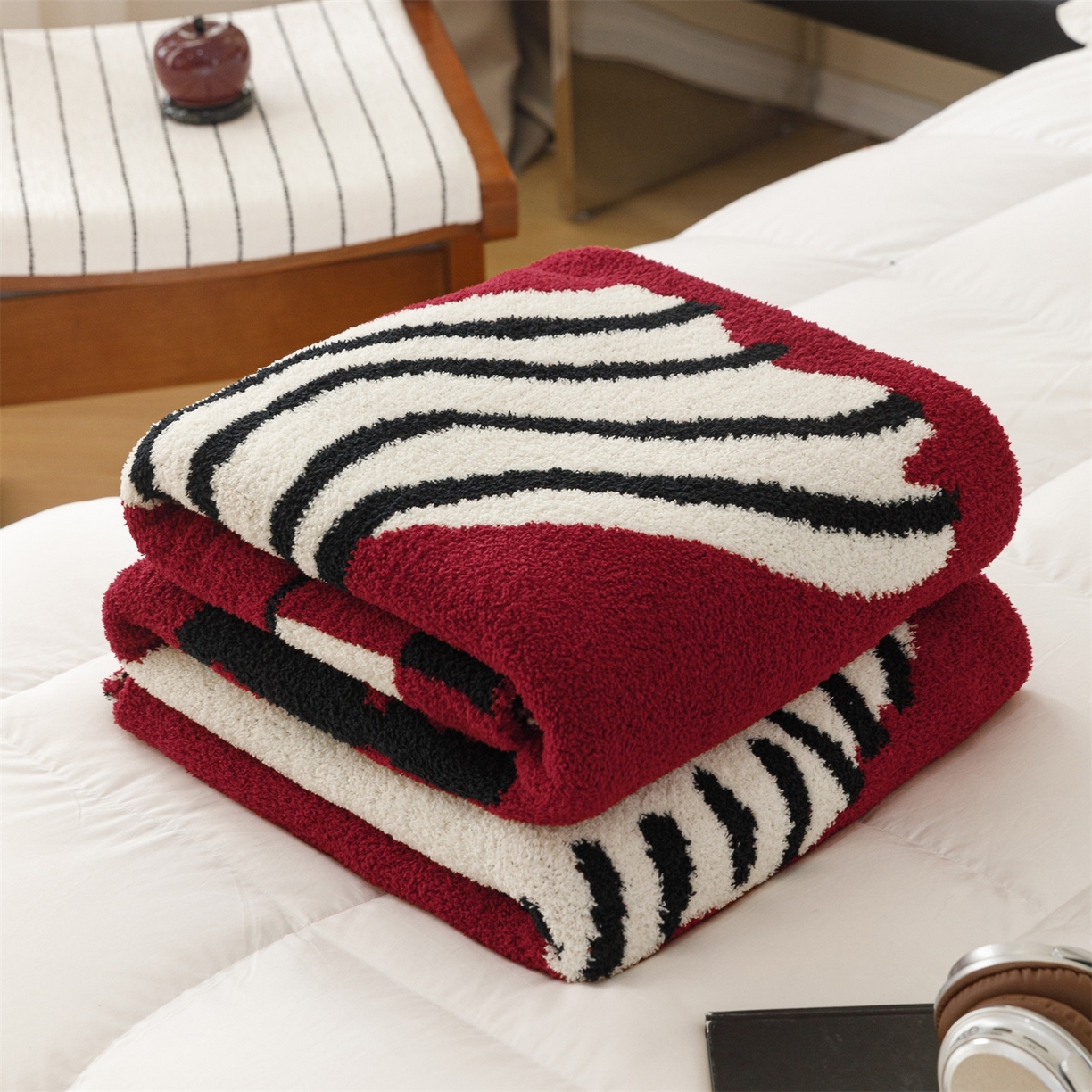 91家纺网 家纺一手货源 找家纺 瑞米家居 2026新款多功能半边绒盖毯毛毯毯子 rich horse白