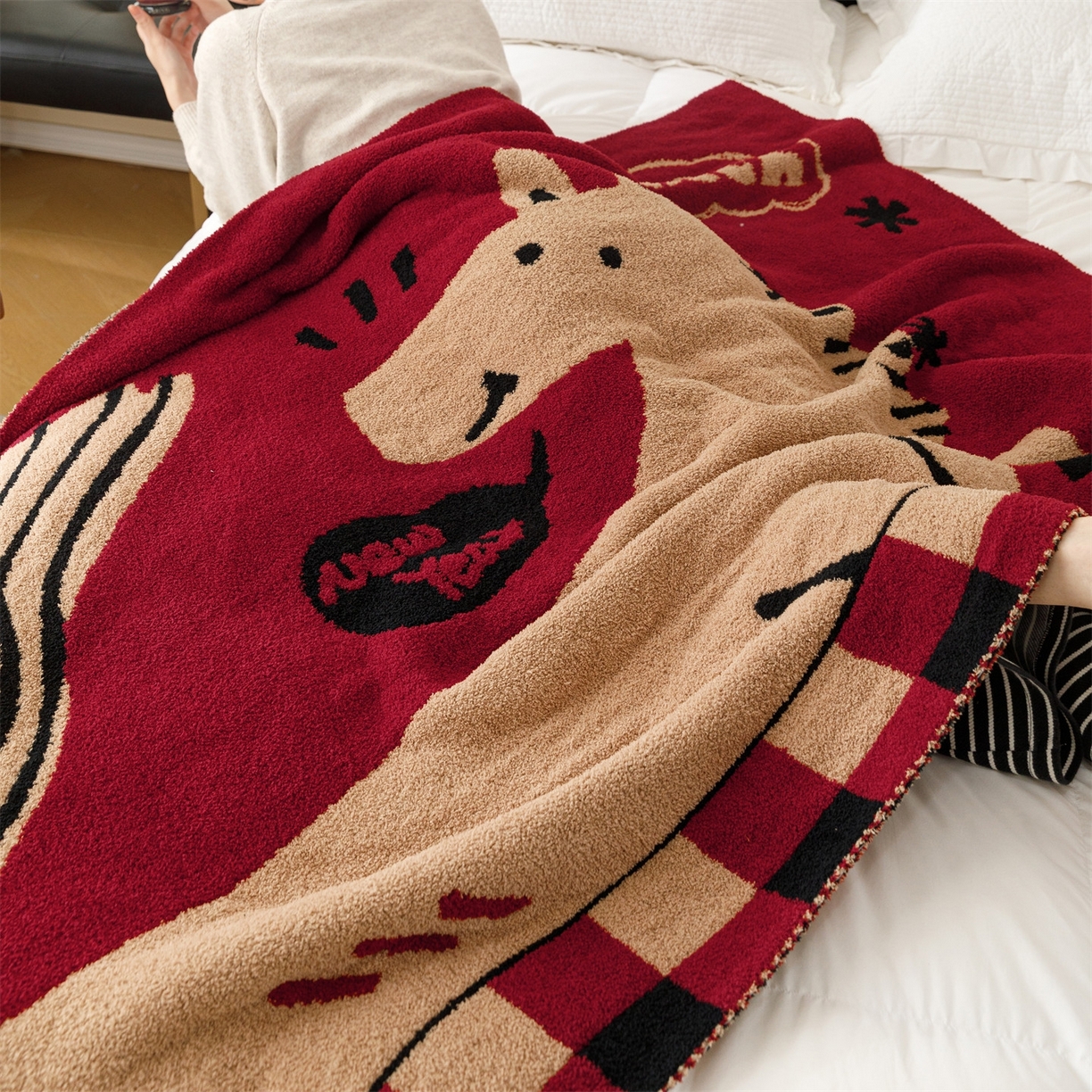 91家纺网 家纺一手货源 找家纺 瑞米家居 2026新款多功能半边绒盖毯毛毯毯子 rich horse驼