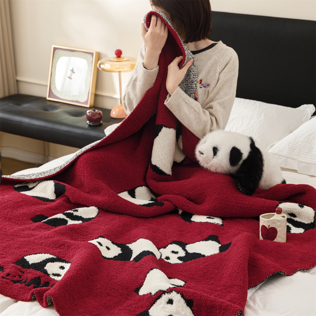 91家纺网 家纺一手货源 找家纺 瑞米家居 2026新款多功能半边绒盖毯毛毯毯子 熊猫-红