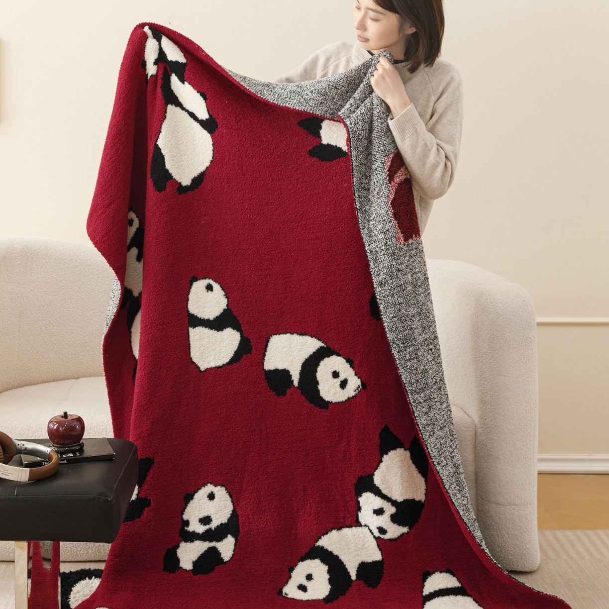 91家纺网 家纺一手货源 找家纺 瑞米家居 2026新款多功能半边绒盖毯毛毯毯子 熊猫-红