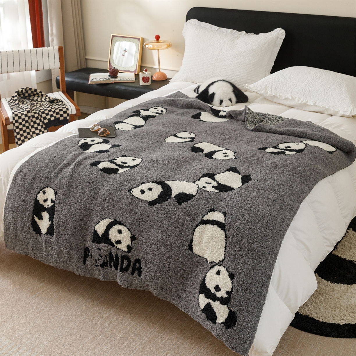 91家纺网 家纺一手货源 找家纺 瑞米家居 2026新款多功能半边绒盖毯毛毯毯子 熊猫-灰