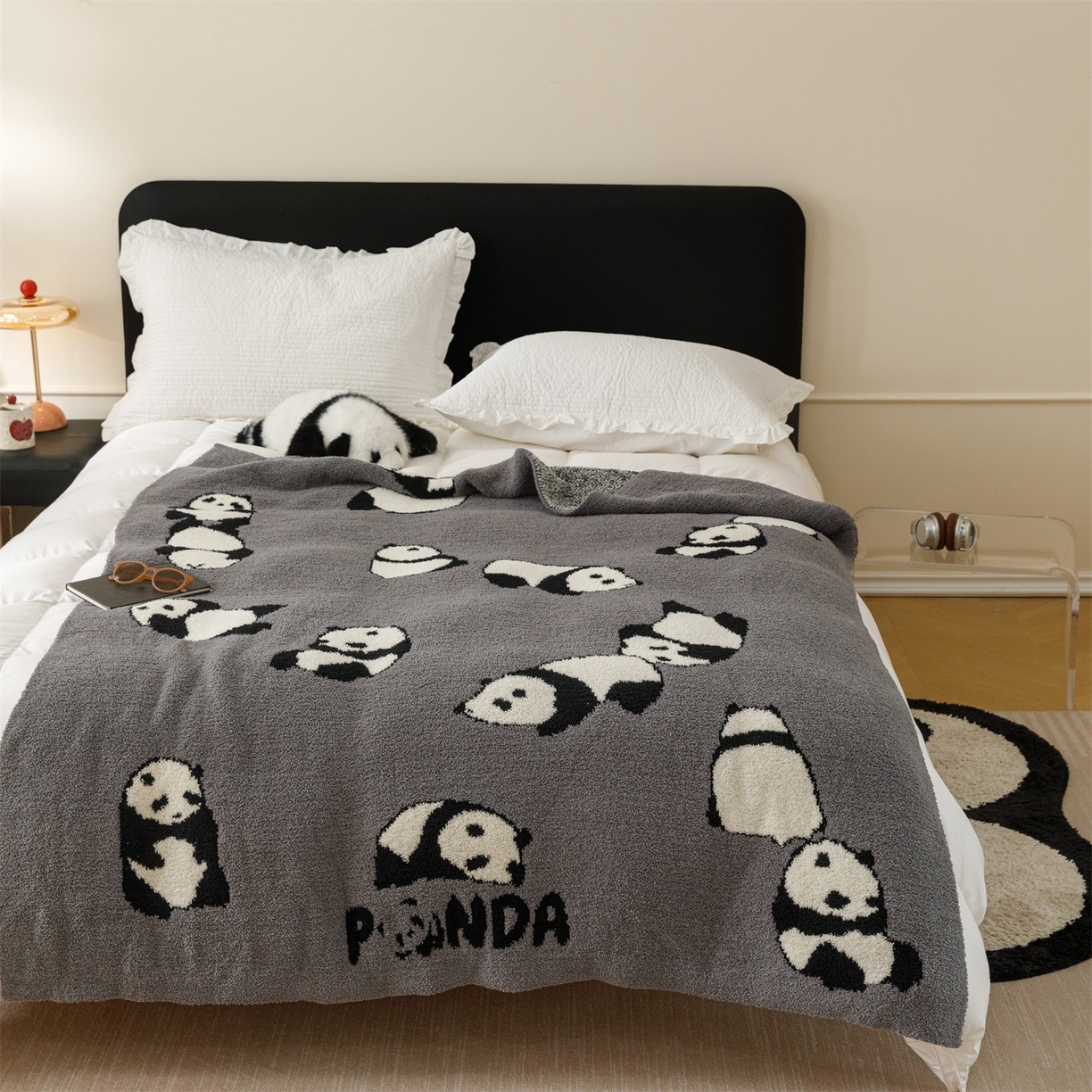 91家纺网 家纺一手货源 找家纺 瑞米家居 2026新款多功能半边绒盖毯毛毯毯子 熊猫-灰