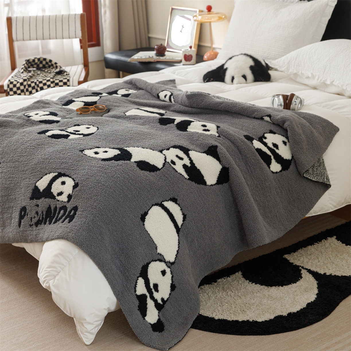 91家纺网 家纺一手货源 找家纺 瑞米家居 2026新款多功能半边绒盖毯毛毯毯子 熊猫-灰