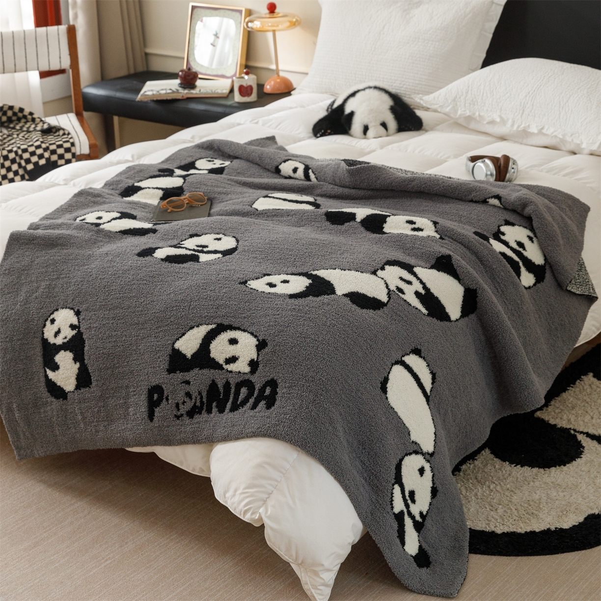 91家纺网 家纺一手货源 找家纺 瑞米家居 2026新款多功能半边绒盖毯毛毯毯子 熊猫-灰