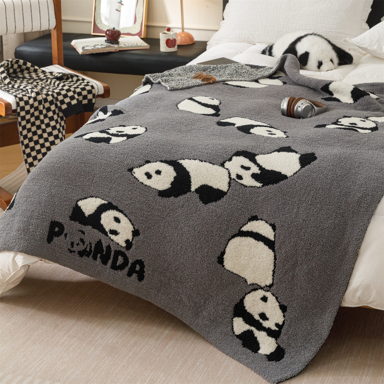 91家纺网 家纺一手货源 找家纺 瑞米家居 2026新款多功能半边绒盖毯毛毯毯子 熊猫-灰
