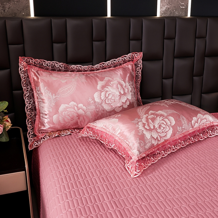 91家纺网 家纺一手货源 找家纺 提花大世界 2026新款直播爆款水洗真丝天丝贡缎提花夹棉床盖花边四件套 波西花园-浅豆沙