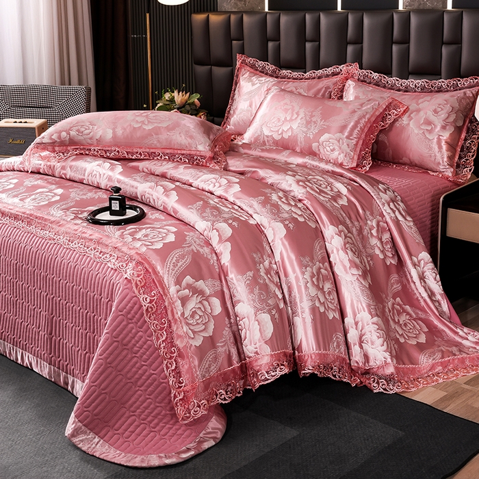 91家纺网 家纺一手货源 找家纺 提花大世界 2026新款直播爆款水洗真丝天丝贡缎提花夹棉床盖花边四件套 波西花园-浅豆沙