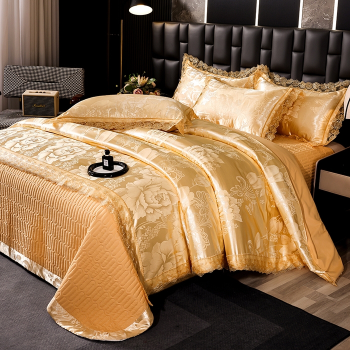 91家纺网 家纺一手货源 找家纺 提花大世界 2026新款直播爆款水洗真丝天丝贡缎提花夹棉床盖花边四件套 花间-金驼