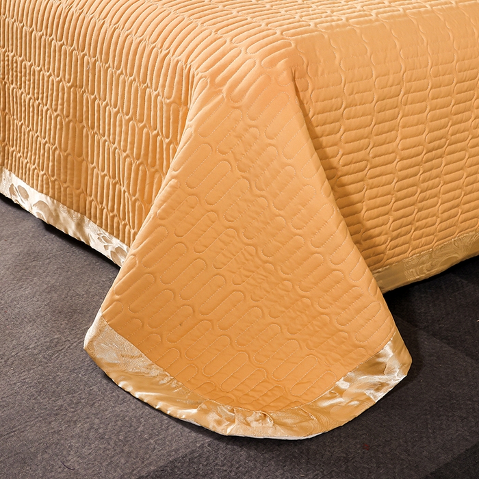 91家纺网 家纺一手货源 找家纺 提花大世界 2026新款直播爆款水洗真丝天丝贡缎提花夹棉床盖花边四件套 花间-金驼