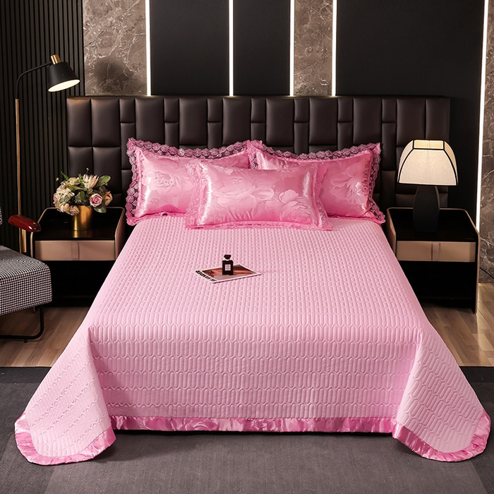 91家纺网 家纺一手货源 找家纺 提花大世界 2026新款直播爆款水洗真丝天丝贡缎提花夹棉床盖花边四件套 花开-粉玉